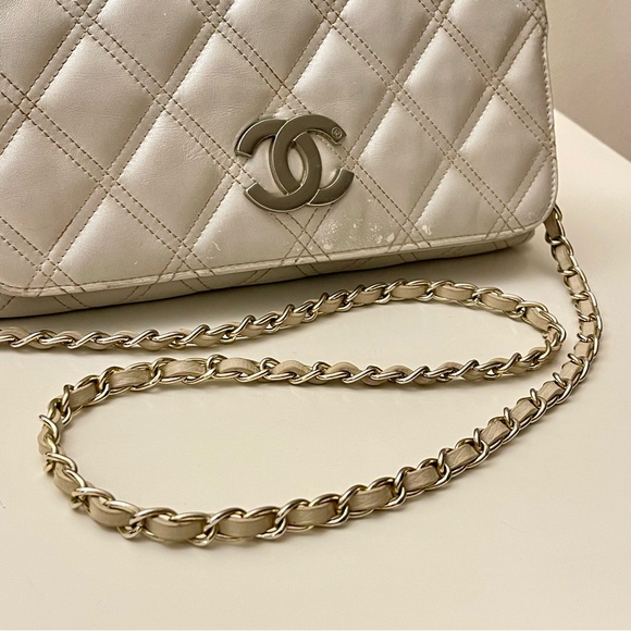 Vintage Chanel Quilted Leather Flap Bag - Light Grey - Picture 10 of 13